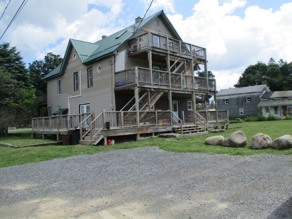 Large 8-bedroom, 8-bathroom Home With Lots Of Updates In Finger Lakes Region Ny